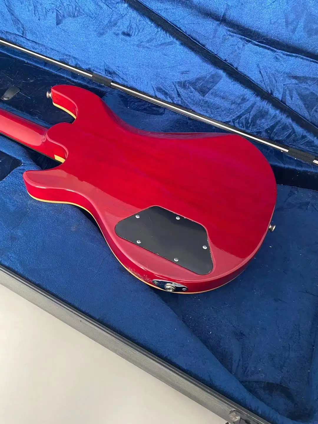 Профессиональная электрическая гитара с жестким хвостом Дина из красного дерева