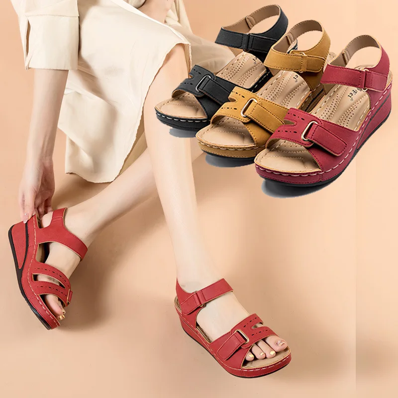 

Летние женские сандалии в Корейском стиле; Туфли на танкетке на высоком каблуке повседневная обувь на липучке женские сандалии на платформ...