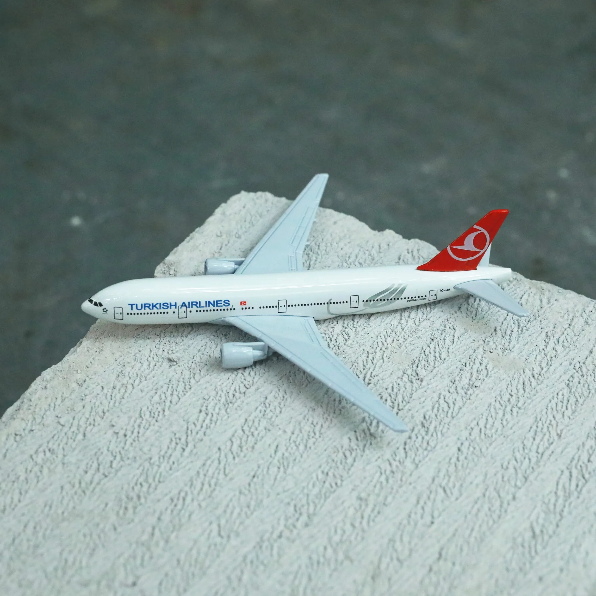 

TURKISH B777 Airlines Airplane Diecast Aircraft Model 6" Metal Plane Aeroplane Home Office Decor Mini Moto Toys for Children