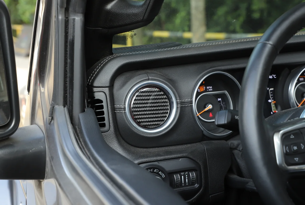 Приборная панель из углеродного волокна + Задняя решетка вентиляционного