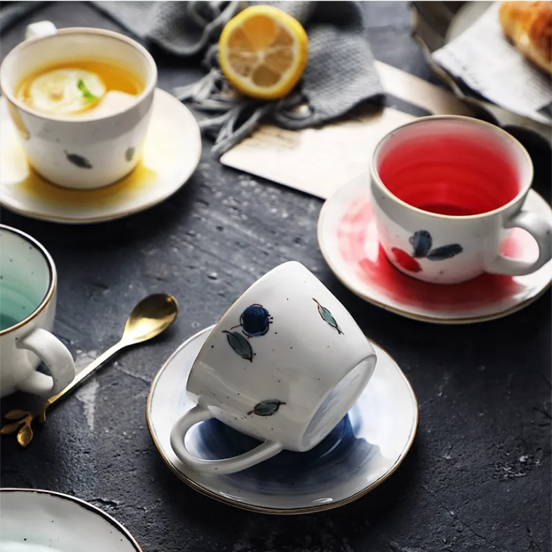 Керамическая кофейная чашка в стиле ретро с лимоном черникой и блюдцем Японская