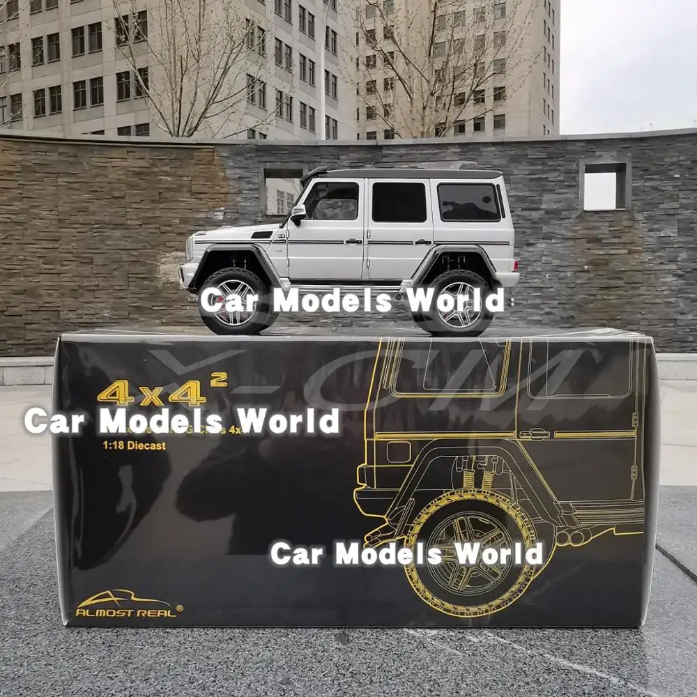 Модель литая автомобиля почти настоящая для G-класса 4x4 (серебристый) 1:18 +