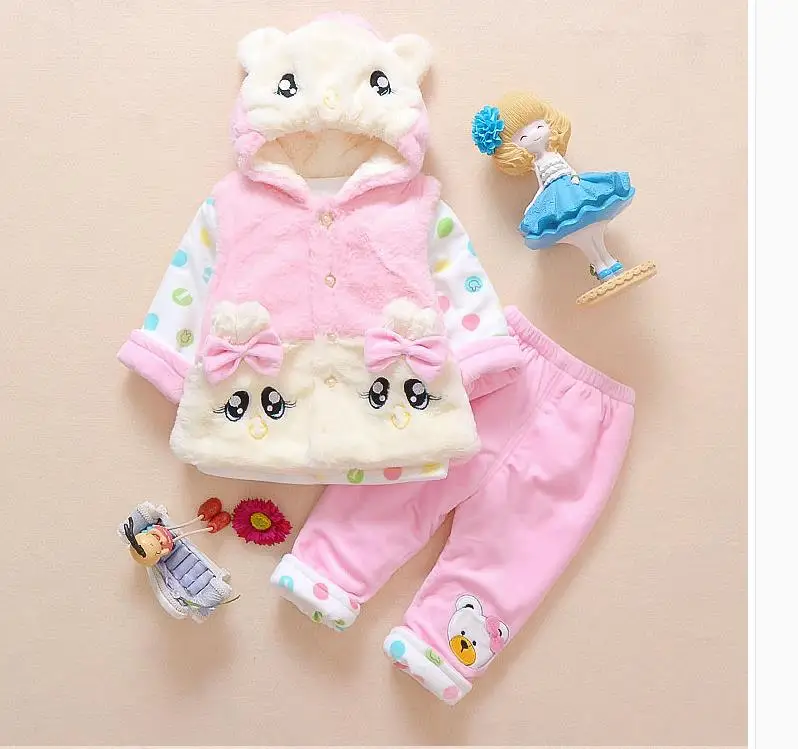 

Baby girl lovely cotton-padded jacket suits