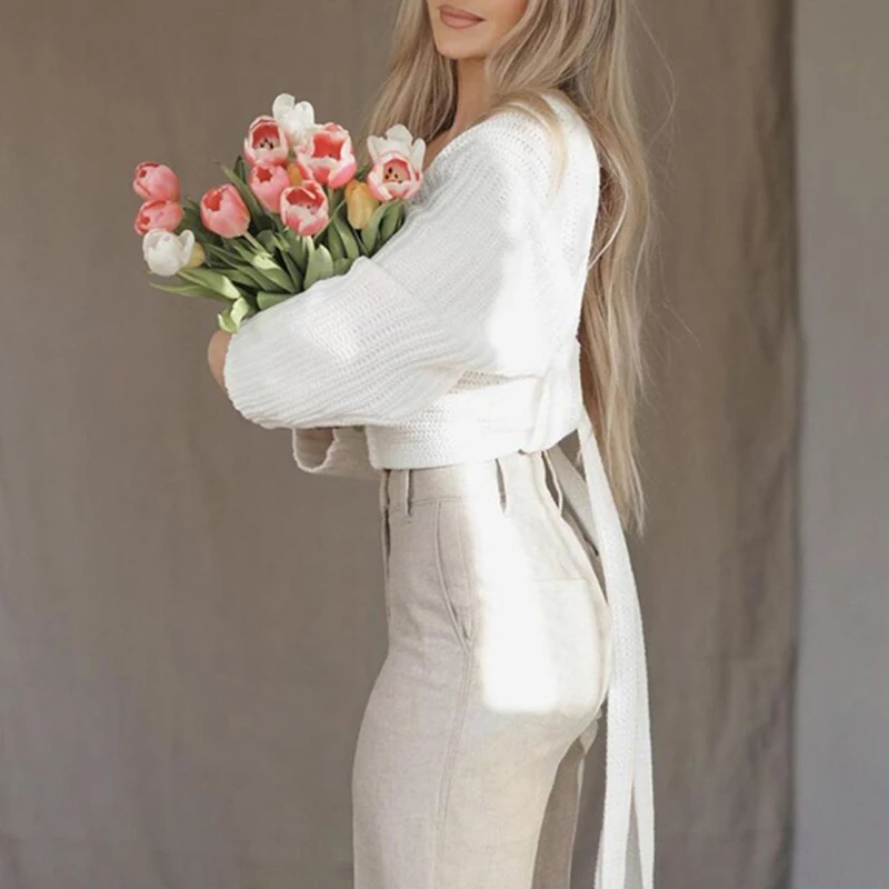 

Женский трикотажный свитер с длинным рукавом и V-образным вырезом