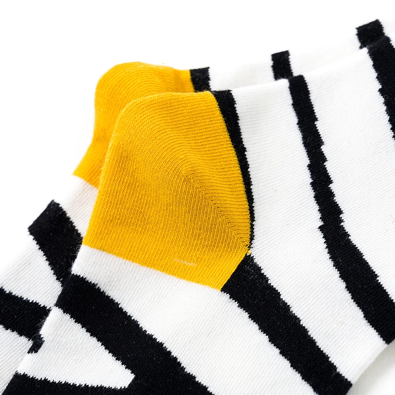

Novelty Funny Men Graphic Socks Combed Cotton Colorful Oil Painting Cartoon Striped Animal Retro Cute Sock Christmas Gift Unisex
