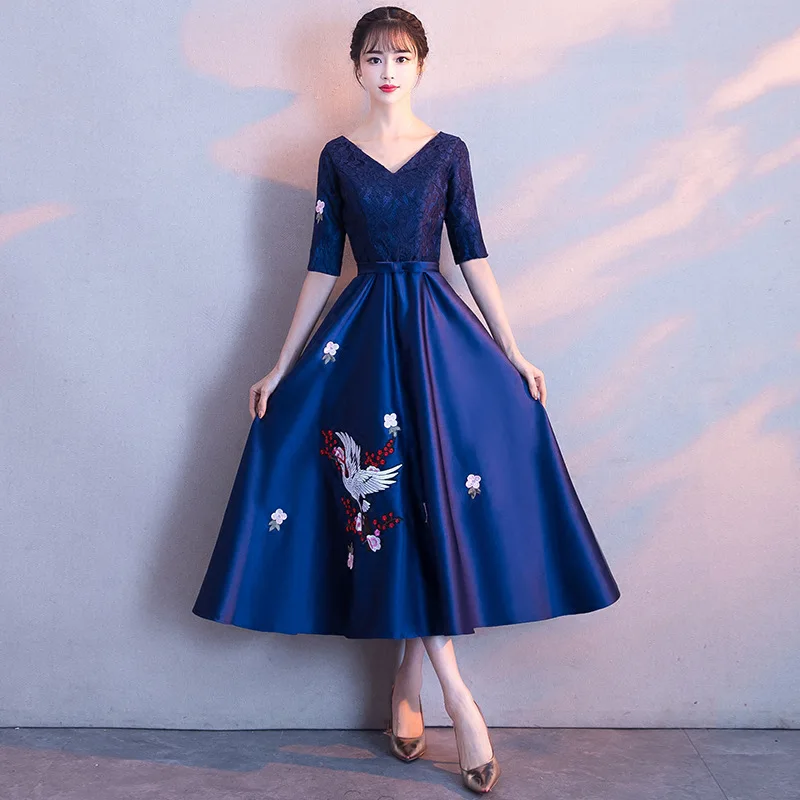 Темно синее женское кружевное платье с V образным вырезом вечернее банкетное