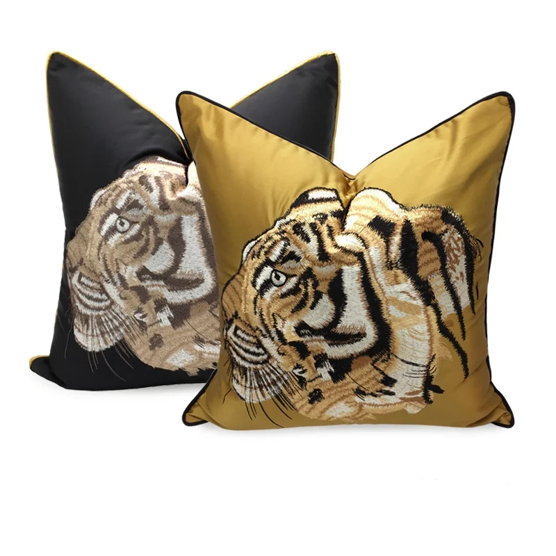 

Christmas Artistic Tiger Cushion Cover Decorative Couch Pillow Case Big Size Art Home Modern Luxury Embroidery Sofa Chair