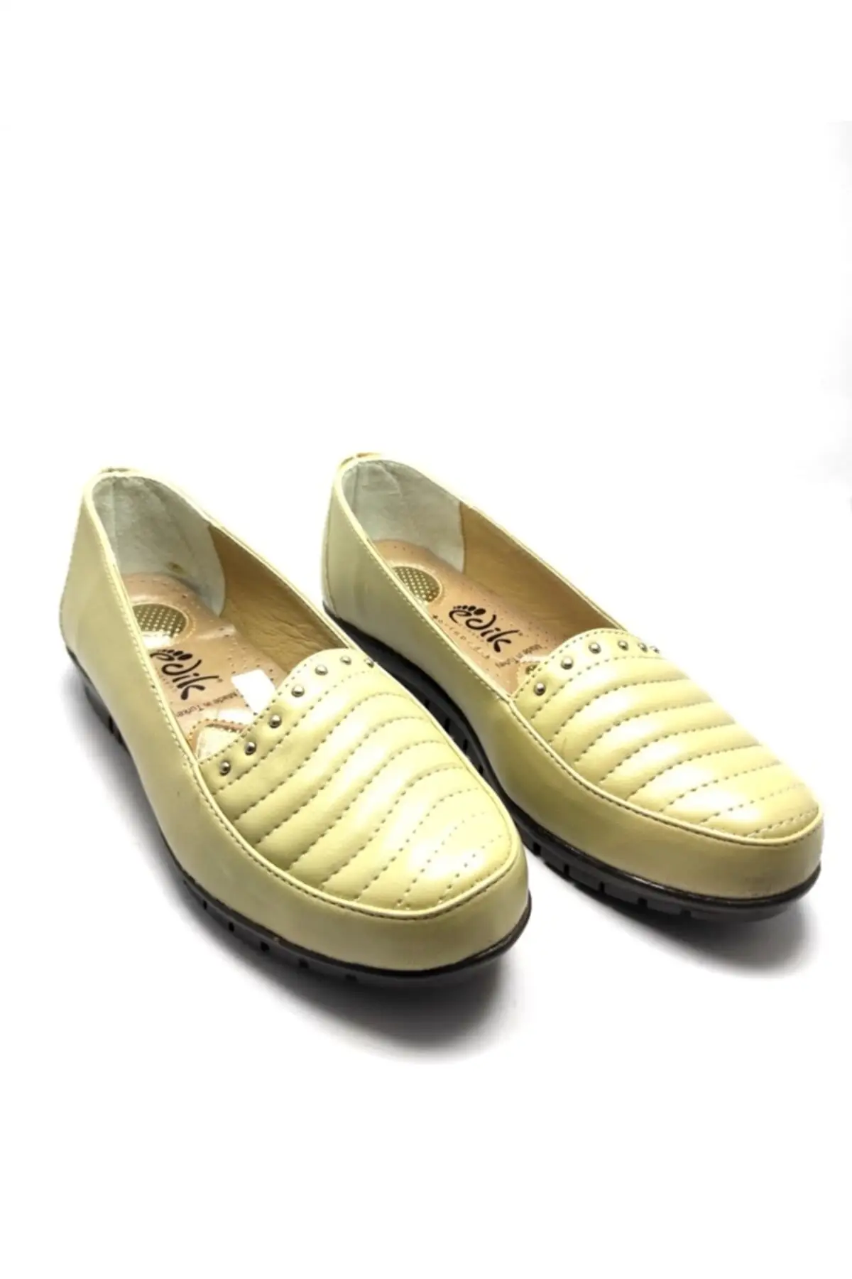 

SarEn Women Cream Shoes
