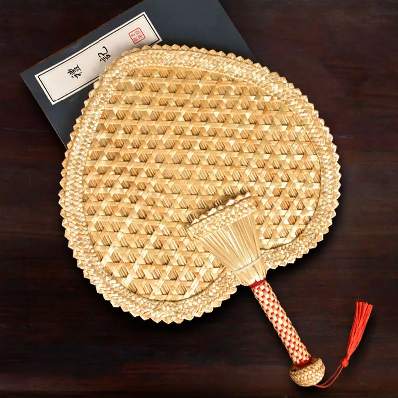 

Old-Fashioned Chinese Style Hand-Woven Fan Palm-Leaf Fan Summer Baby Mosquito Repellent Fan