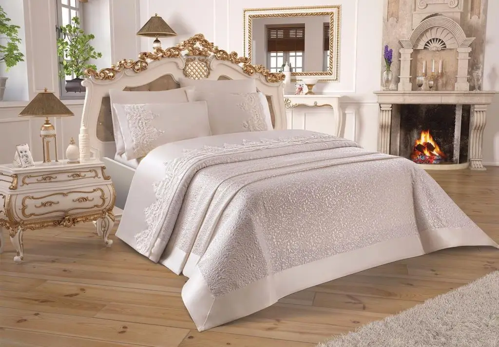 

eyizdiyar French Laced Diana Pike Set Cream