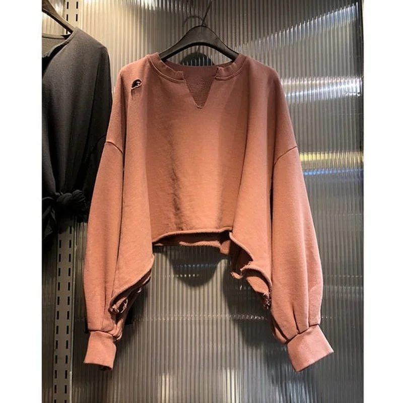 

Solid Hole Women Sweatshirts Autumn New 2021 O-Neck Batwing Sleeved Short Empired Female Pulls Outwear Coats Tops