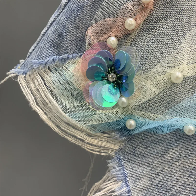 

2021 Summer Beads Sequined Lace 3D Flower Ripped Ladies Denim Shorts Women European High Waist Fashion Wide-leg Jeans Hot Pants