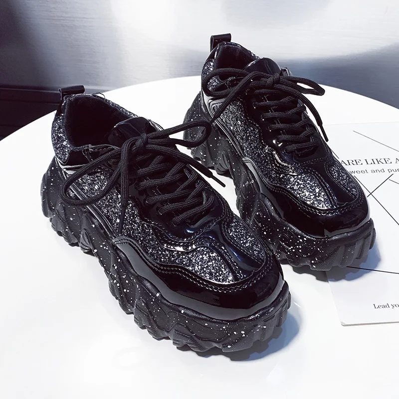 Кроссовки женские блестящие массивные на платформе со шнуровкой дизайнерские