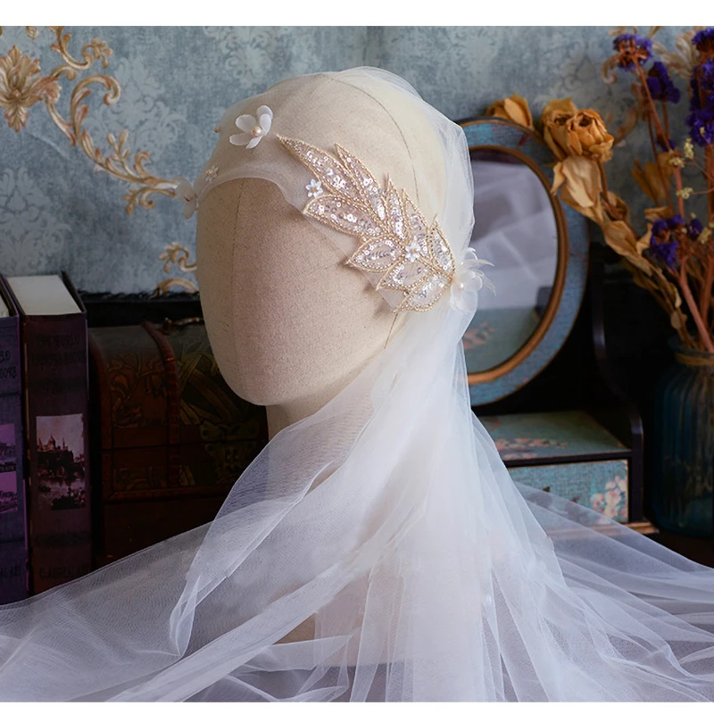 

Luxury White Tulle Short Bridal Veils With Shiny Sequins Art Deco Veil Sparkling Wedding Veil Lace Trim Party Veil