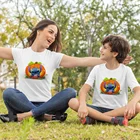 Футболка женскаядетская с принтом тыквы и хижины на Хэллоуин