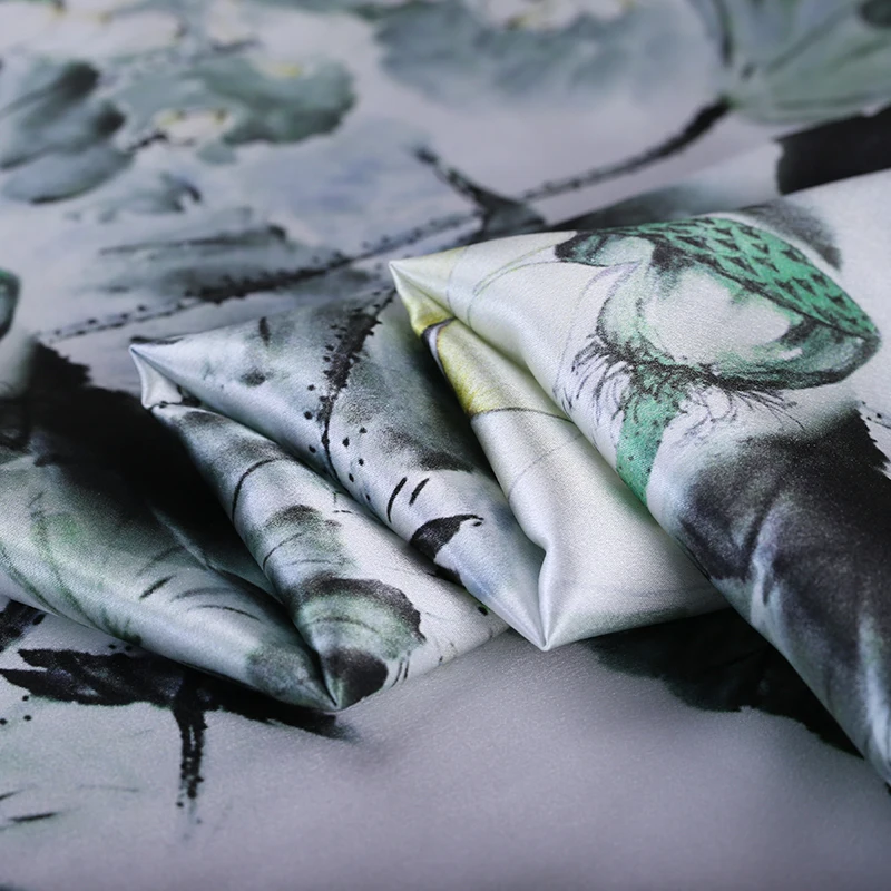 

100% real Silk fabric 30 momme Cheongsam Robe Garment Fabric Satin Printing