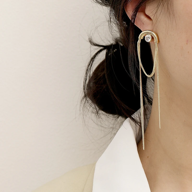 

TARCLIY New Fashion Long Asymmetrical Tassel Drop Earring Simple Geometric Metal Inlaid Zircon Earring Women Temperament Jewelry