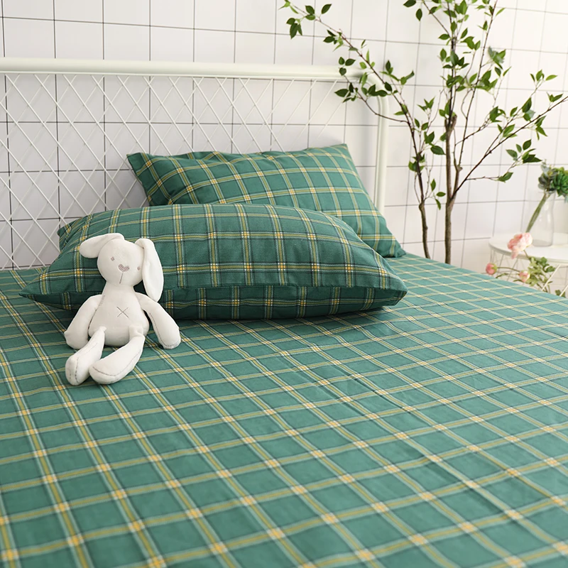 Саржевая хлопчатобумажная ткань в зеленую клетку для двуспальной кровати