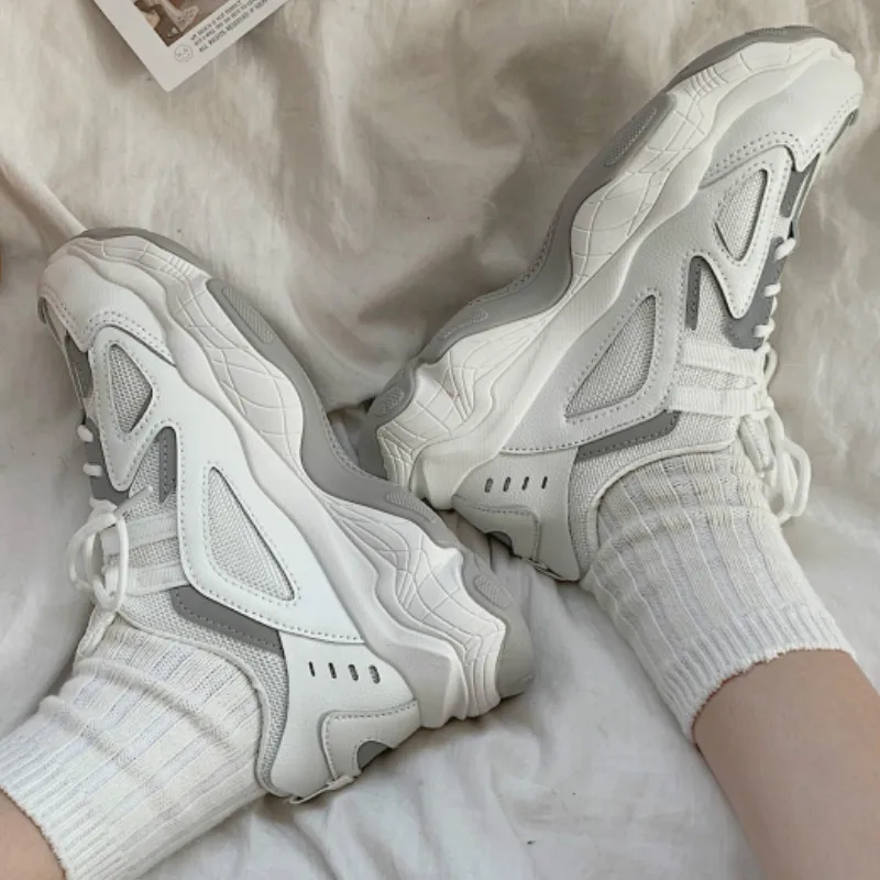 Массивные светящиеся кроссовки для женщин модель 2019 года обувь на платформе