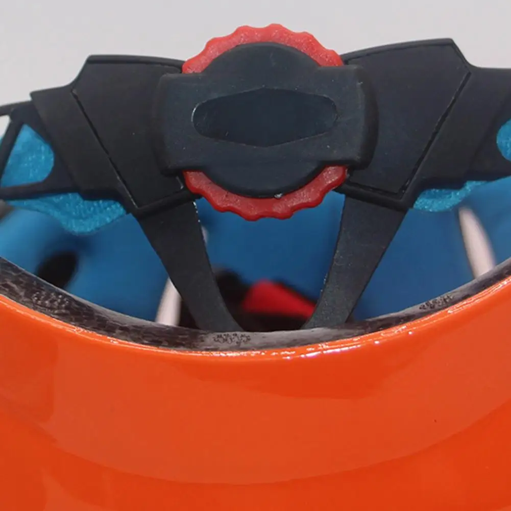 

Helmet Integrally-molded Durable Headpiece Cycling Safety Protective Equipment for Outdoor Cycling Bicycle Equipment