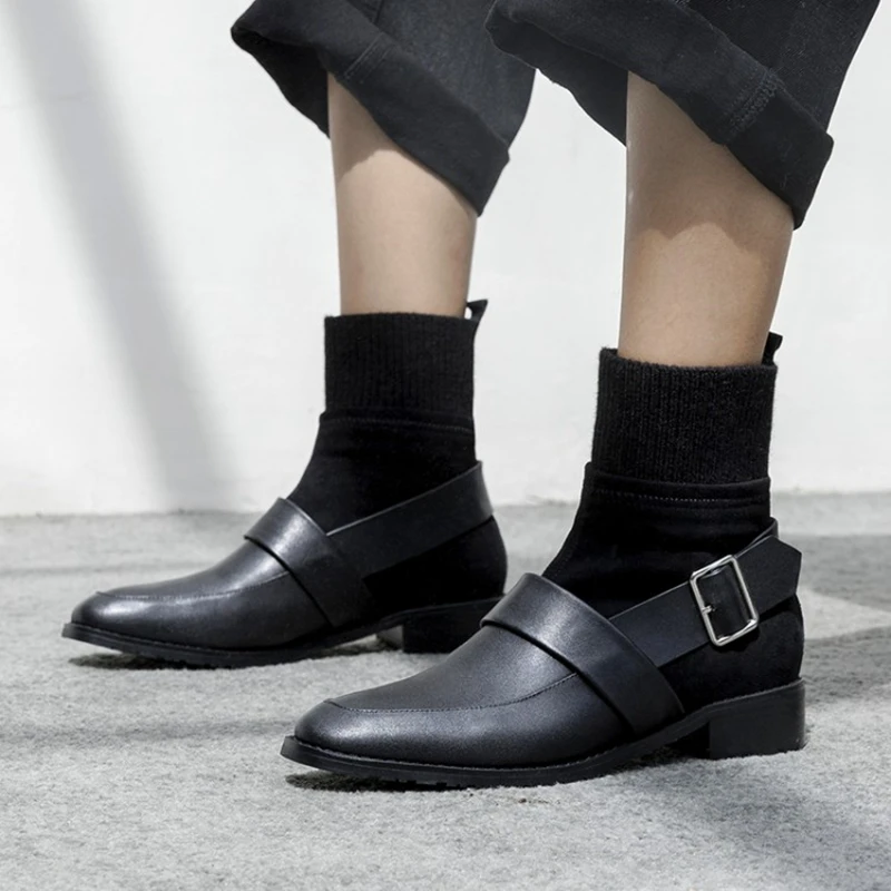 

Женские ботильоны с острым носком, красные короткие ботинки из воловьей кожи на толстом низком каблуке, с пряжкой, без застежки, зимний сезо...