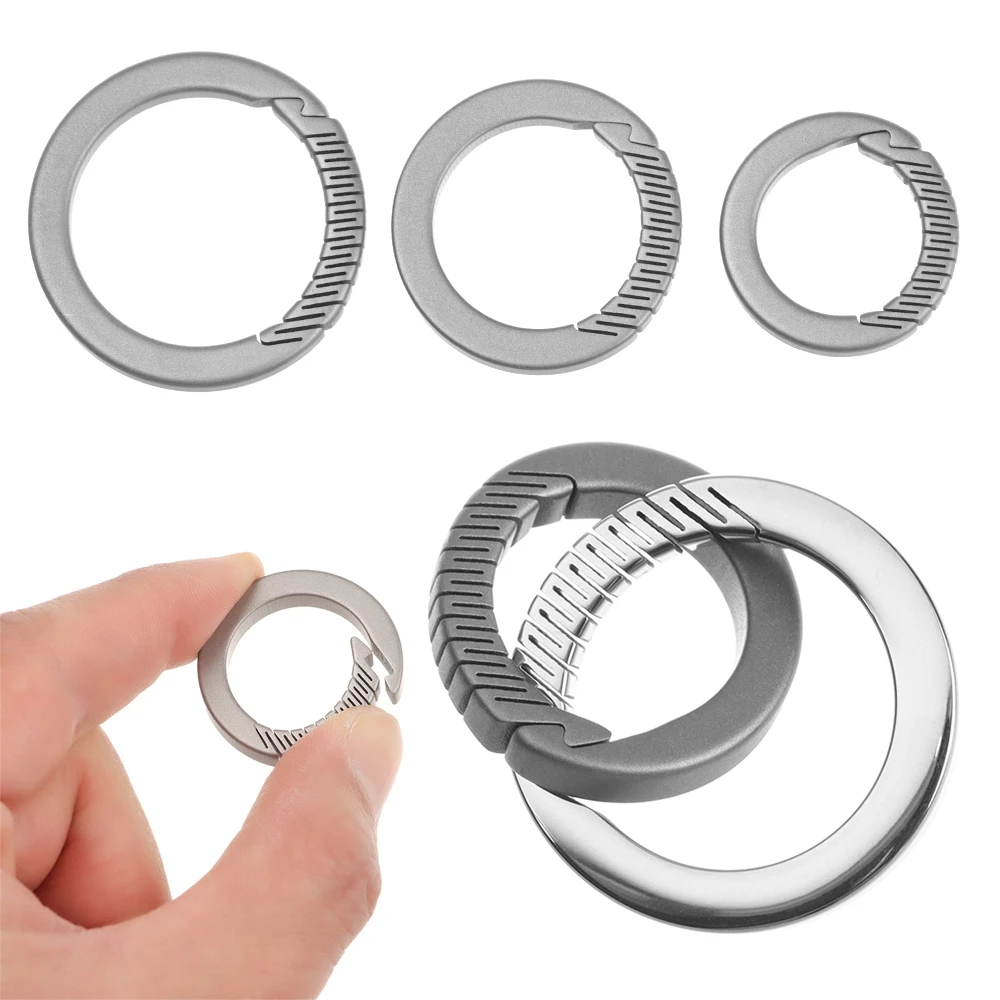 

Брелок для ключей из настоящего титанового сплава с надписью