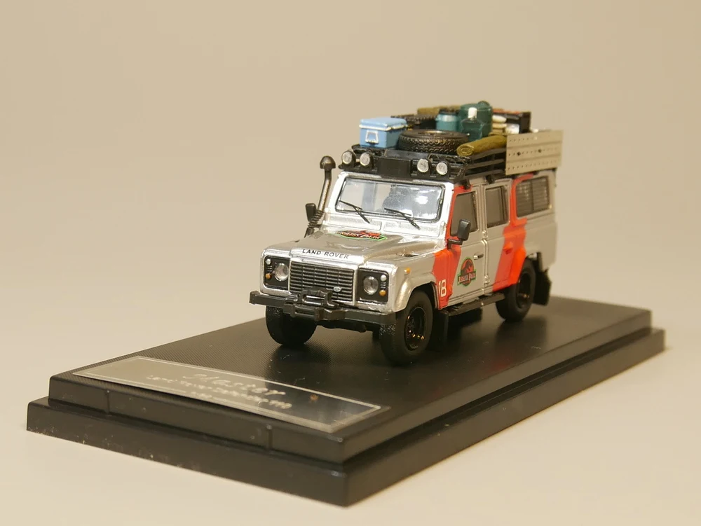 Мастер 1:64 Defender 110 с отлитым под давлением чемоданом автомобилем|Наземный