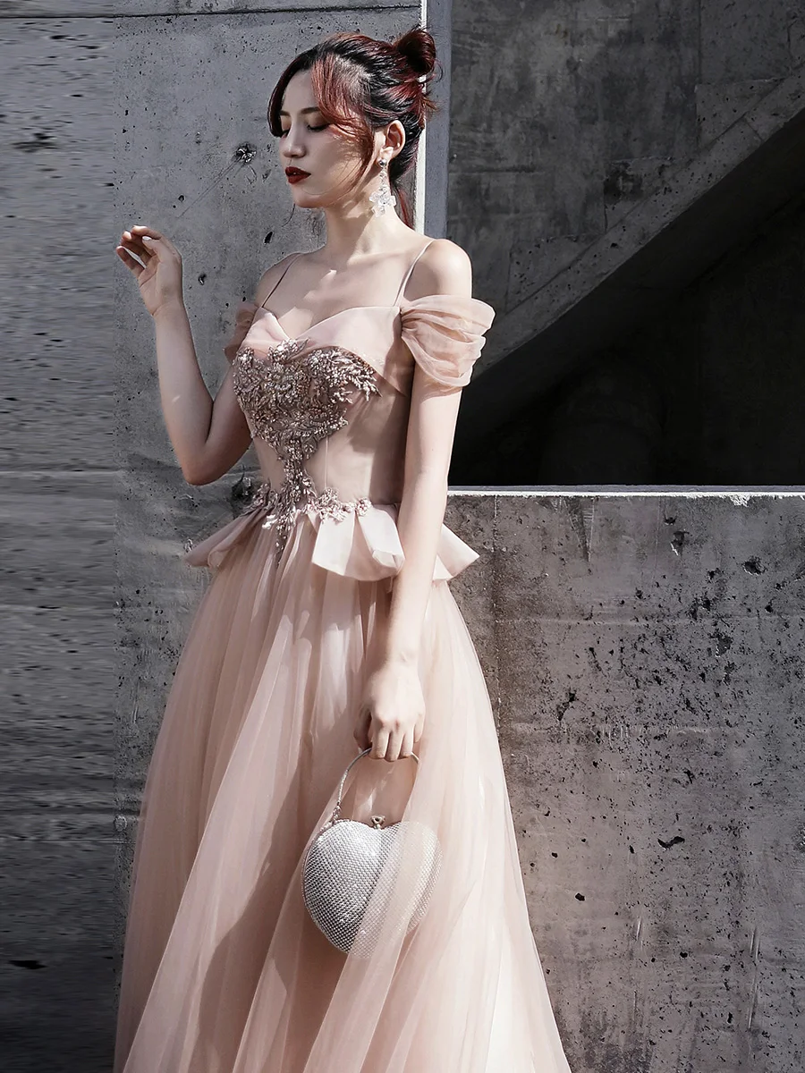 

Fashion Spaghetti Strap Formal Evening Gowns Delicate Appliques A-Line Floor Length Bridesmaid Dress Women Slim Party Gown