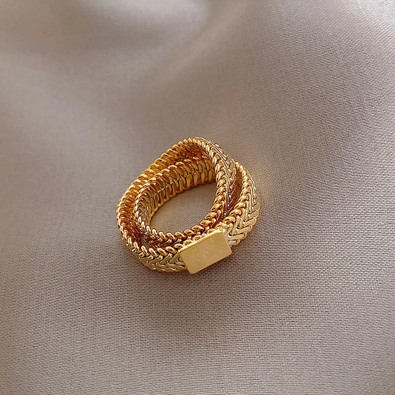

2021 New Korean Design Sense Gold Snake Bone Chain Double Layer Rings For Woman Jewelry Party Fashion Girl's Unusual Gothic Ring