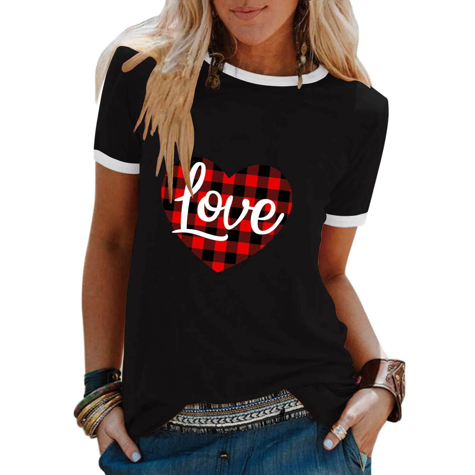 

Женская свободная футболка с надписью «Love» и коротким рукавом