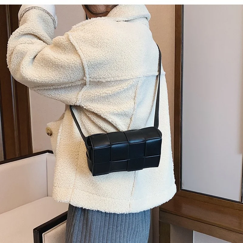 

2021 Solid Color Fashion Shoulder Handbags Female Travel Cross Body Bag Weave Small PU Leather Crossbody Bags For Women