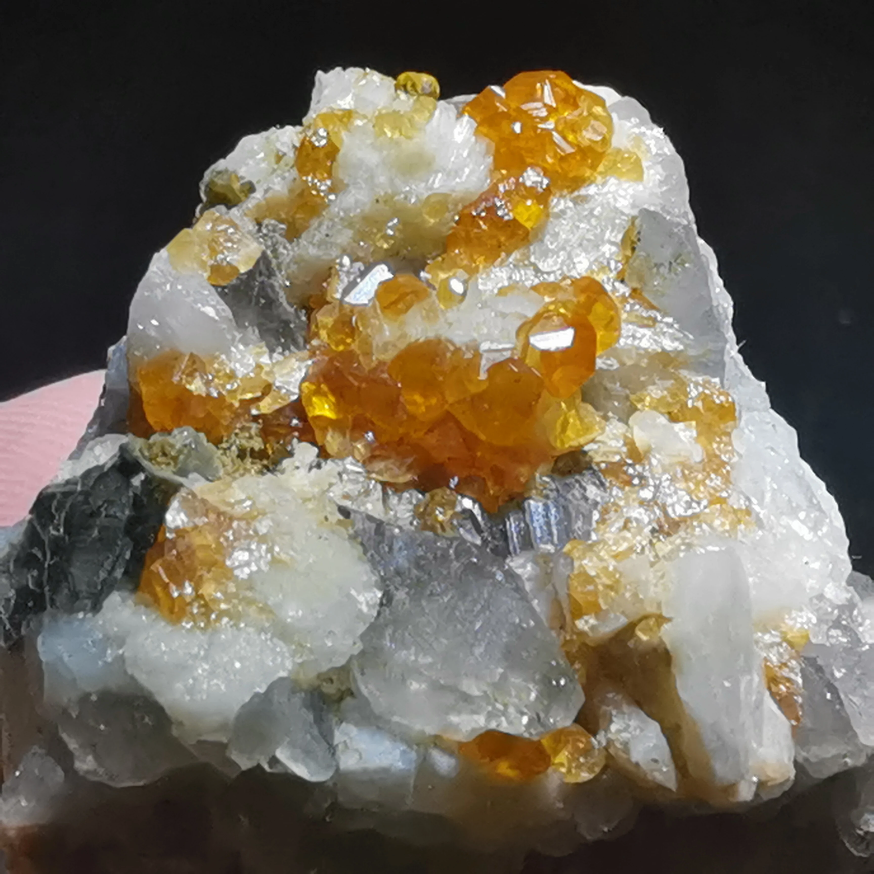 

20.1g.Natural rare garnet, feldspar, mica, intergrowth and multi mineral crystal energy stone decorative specimens