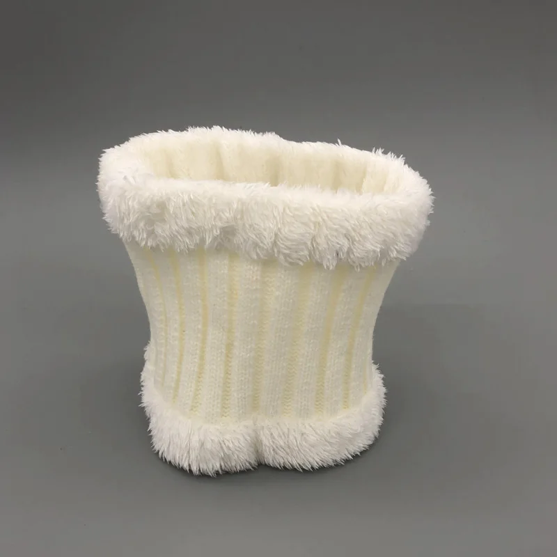 white scarf Детские зимние шапки, модные вязаные шапки Skullies, Детские шапочки для мальчиков и девочек, шапки с помпоном из натурального меха енота, Комплект детских шапок и шарфов - Цвет: white scarf