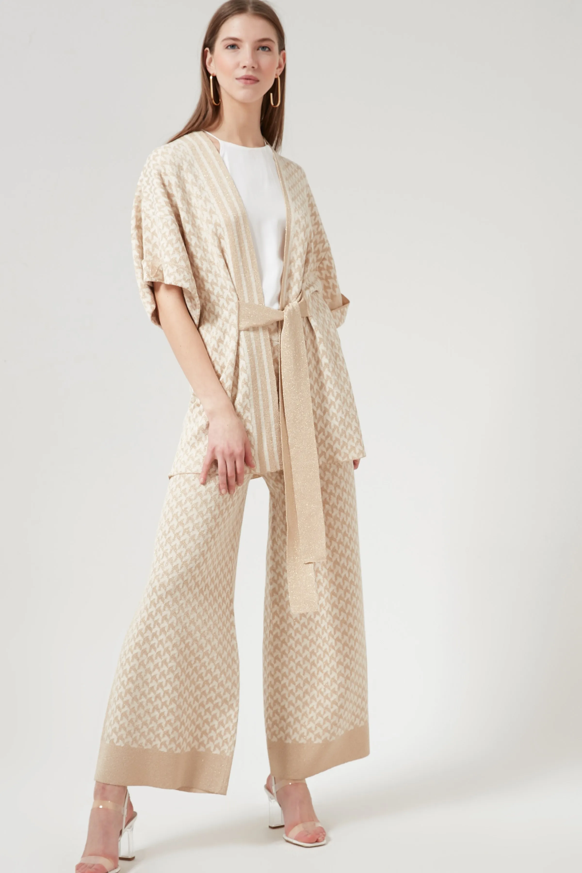 Узорчатый серебристый пояс kювелирные изделия кардиган| |