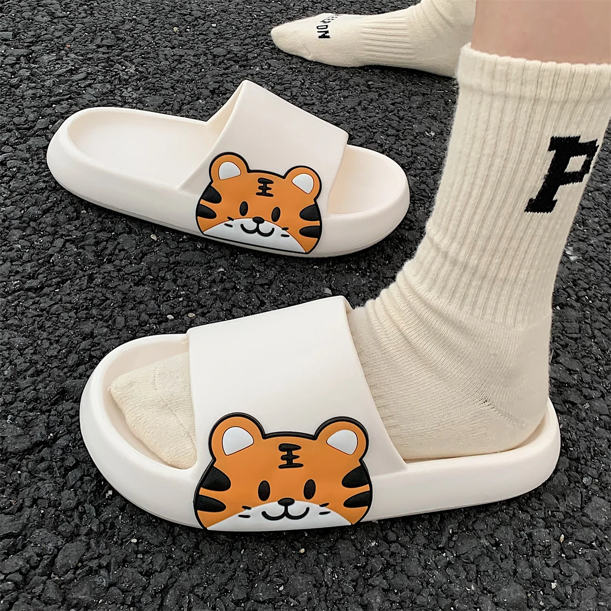 Симпатичные Нескользящие шлепанцы для пар дезодорирующие на толстой подошве