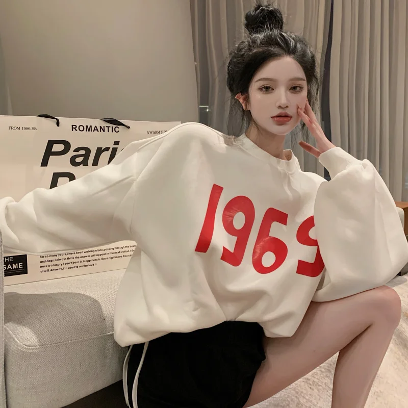 

2021 fashion Women's Clothing Vintage print Round neck long sleeves Sweatshirts Korean version Early autumn new All-match tops