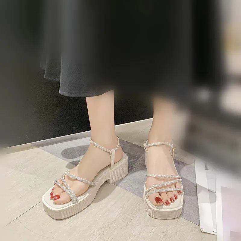 

Med House Slippers Platform Glitter Slides Flat Shoes Female Slipers Women Fashion On A Wedge Rubber Flip Flops Jelly 2021 Luxur