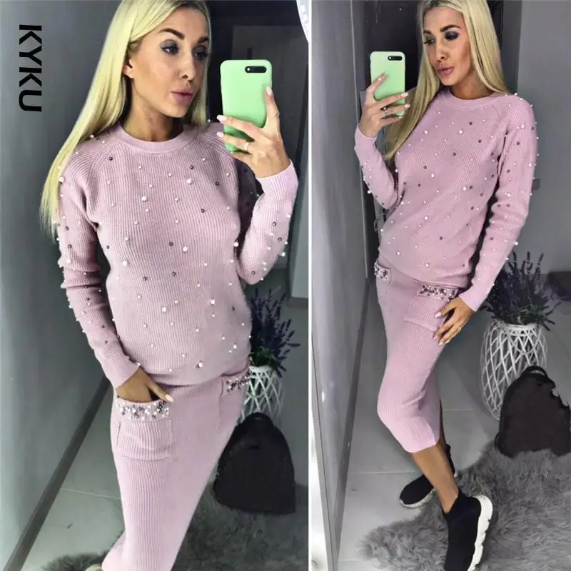 Спортивный костюм с жемчугом