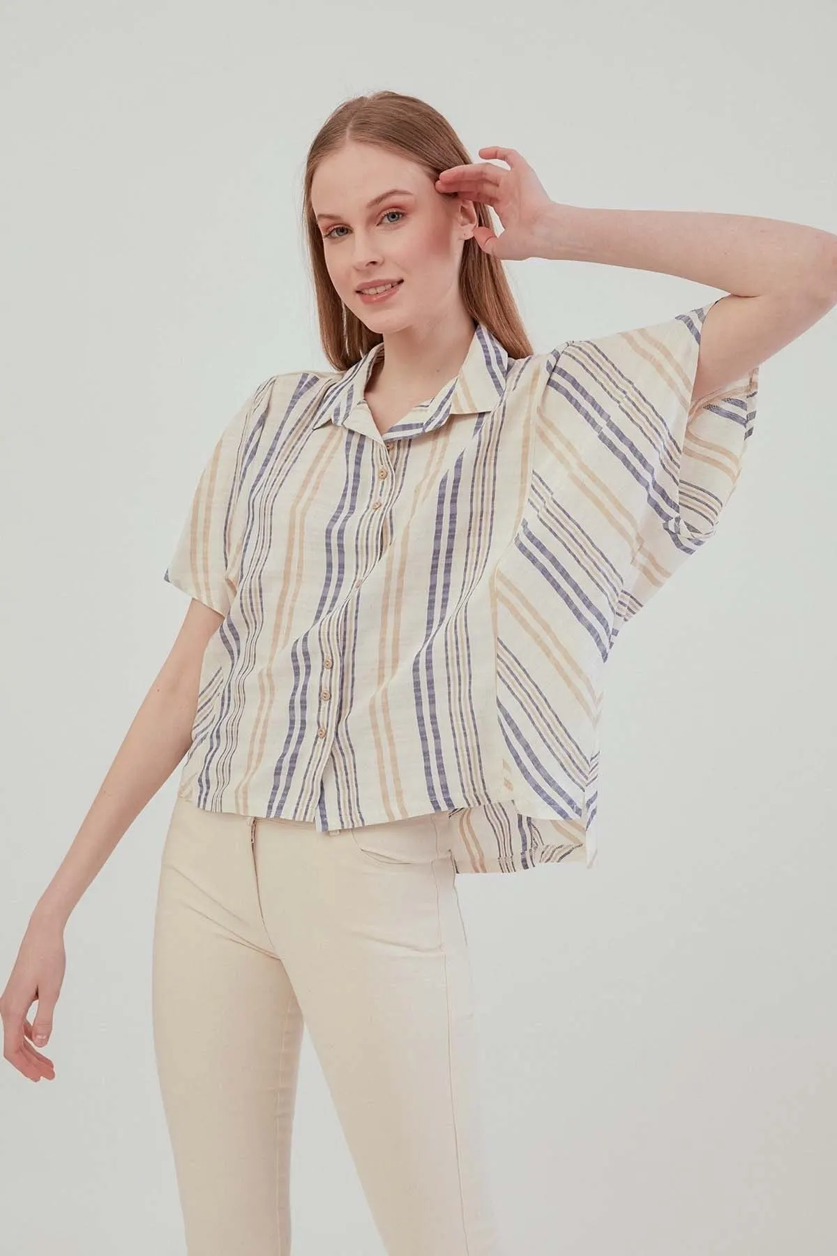 

Женская Полосатая Рубашка на пуговицах спереди