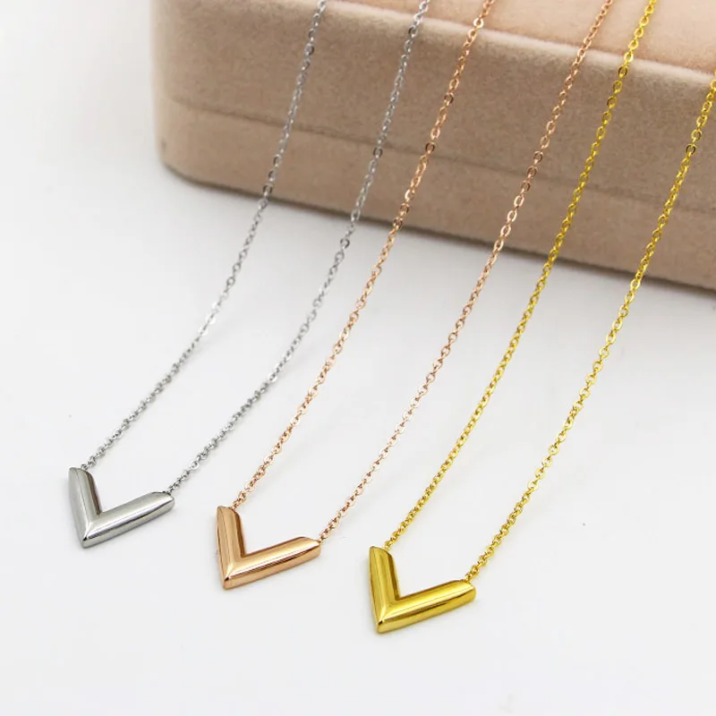 Классический дизайн известный бренд наивысшего качества v-образный кулон