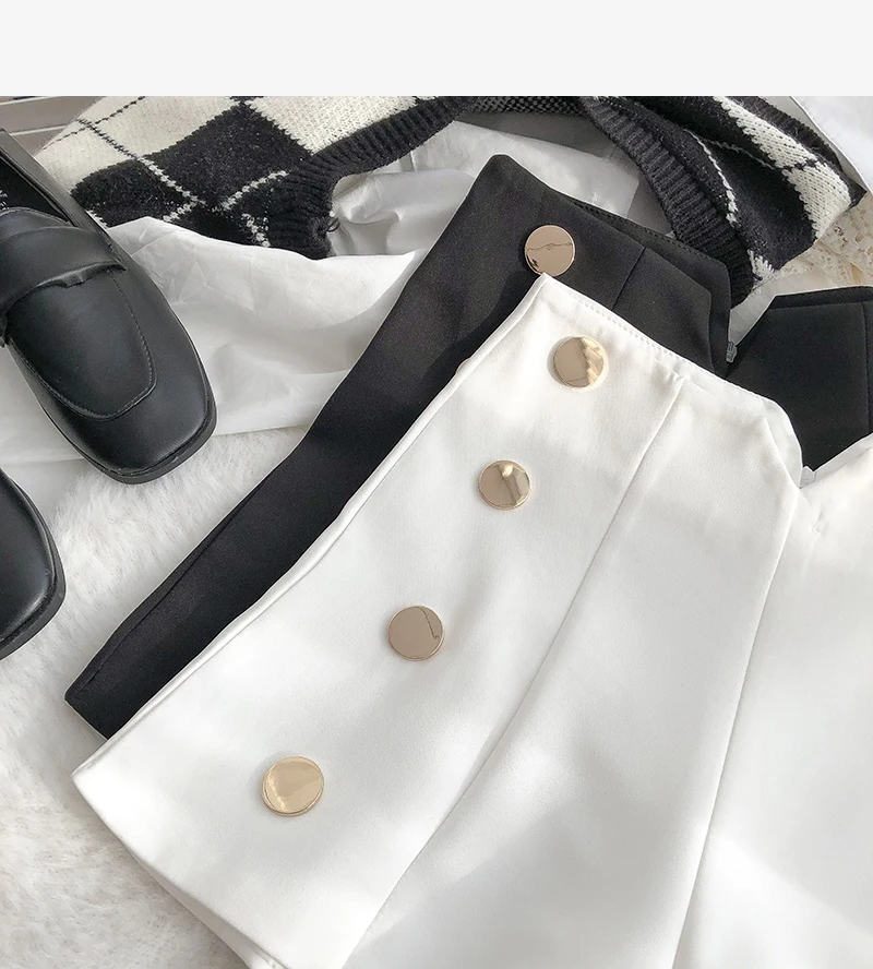 

Inverted triangle double-breasted A-line suit shorts women's early spring fashion wild thin casual wide-leg shorts tide