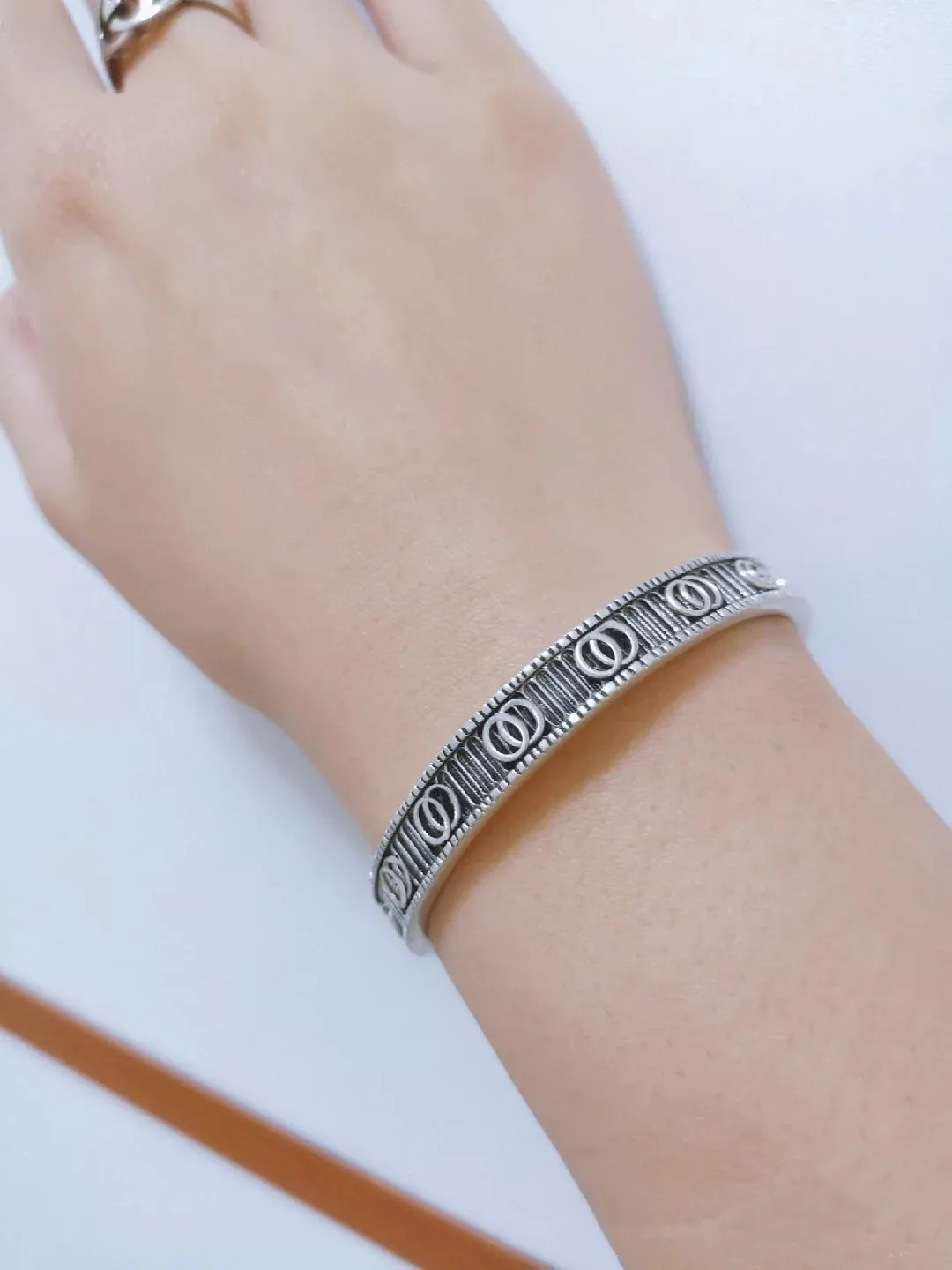 

Ms S925 pure silver 1:1 classic retro stereo. Man bracelet accessories G, the new 2021