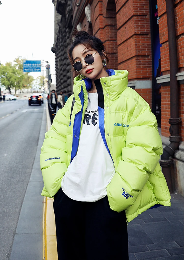 Женская зимняя теплая куртка на белом утином пуху короткие модные красивые