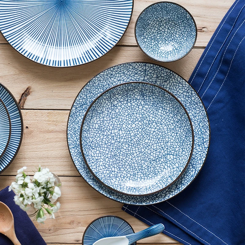 Тарелка с едой. Набор посуды органик. Набор тарелок. Керамика органик посуда. Цветная посуда для ресторанов.