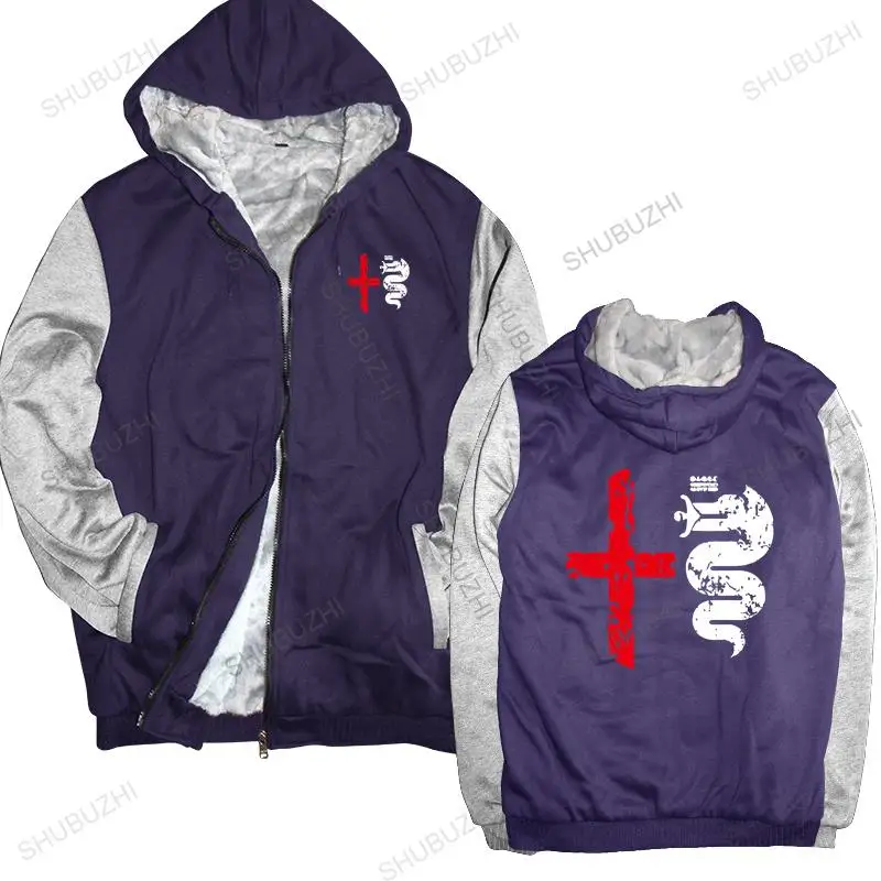 

Hoodies & Sweatshirts