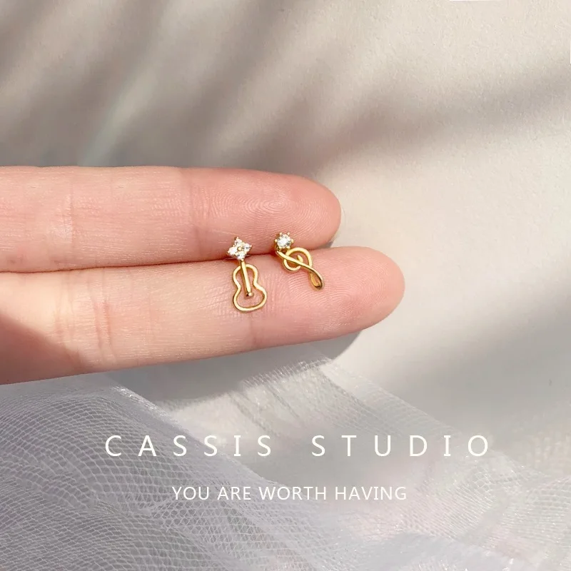 

S925 Silver Creative Asymmetrical Note Stud Earrings Simple Female Small Personality Student Light Luxury Jewelry Accessories