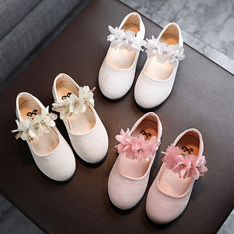 Детская кожаная обувь для девочек, блестящая Цветочная обувь принцессы для вечерние, свадьбы, Детская модельная обувь на плоской подошве, в...