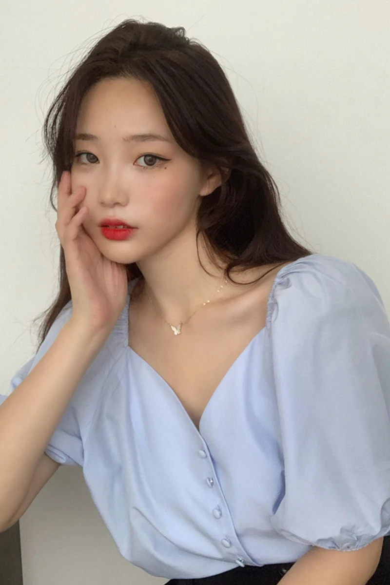 

2021 Summer French bubble sleeve chic top retro design shirts woman