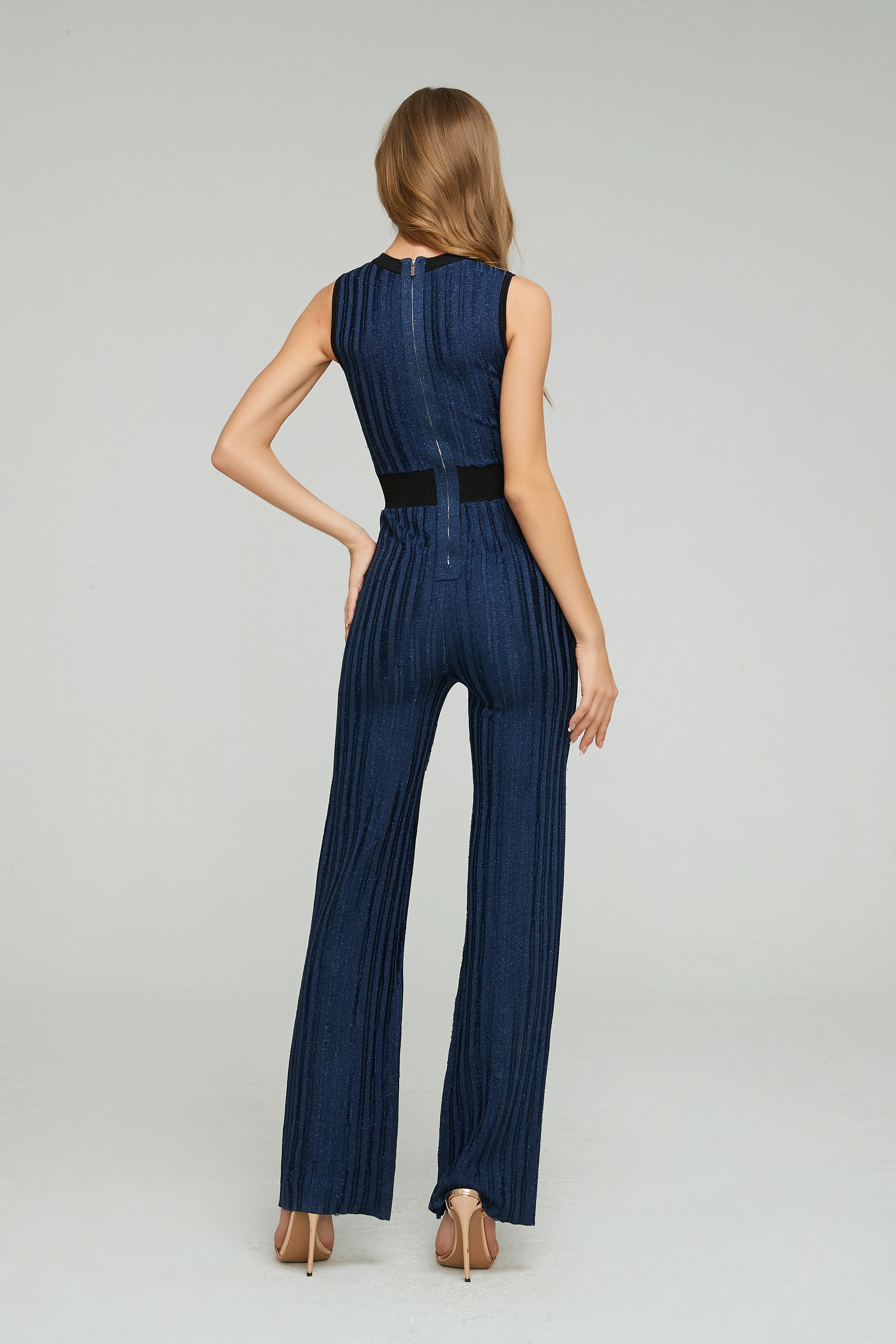 Женский Облегающий комбинезон без рукавов голубой с круглым вырезом вечерний