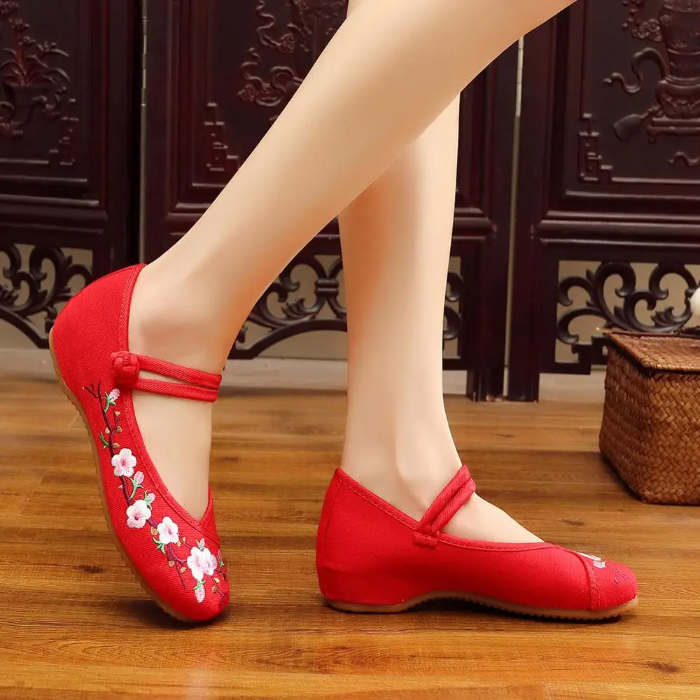 red Сезон весна-лето; Size35-41 женская обувь на плоской подошве; Винтажная обувь с цветочной вышивкой; Женская Повседневная тканевая танцевальная обувь в китайском стиле «Старый Пекин» - Цвет: red